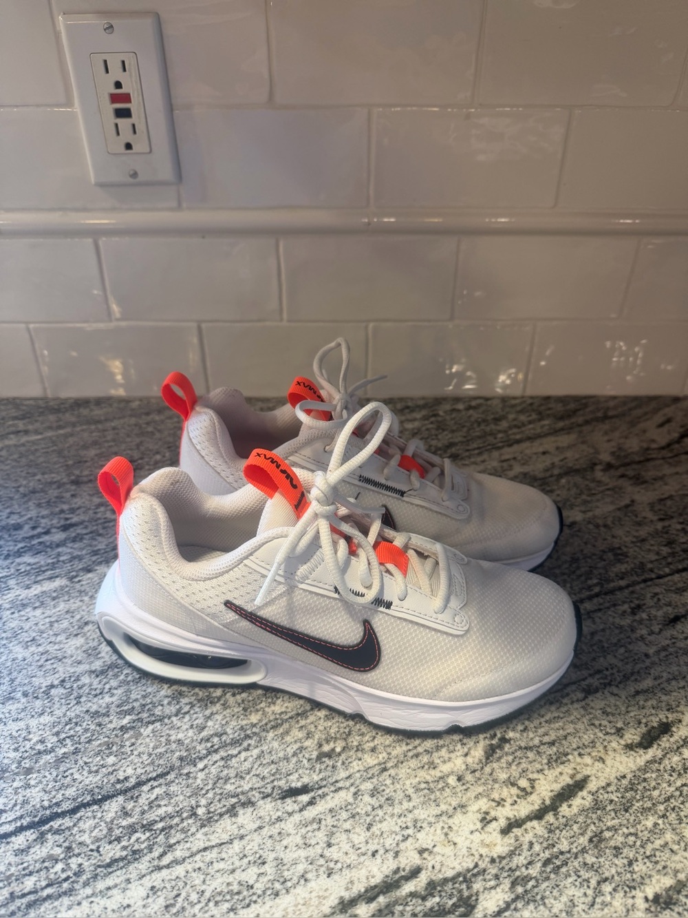 Nike AirMax Interlock Lite White Hyper Orange Black DH9393-105 Size 4.5/Women' 6